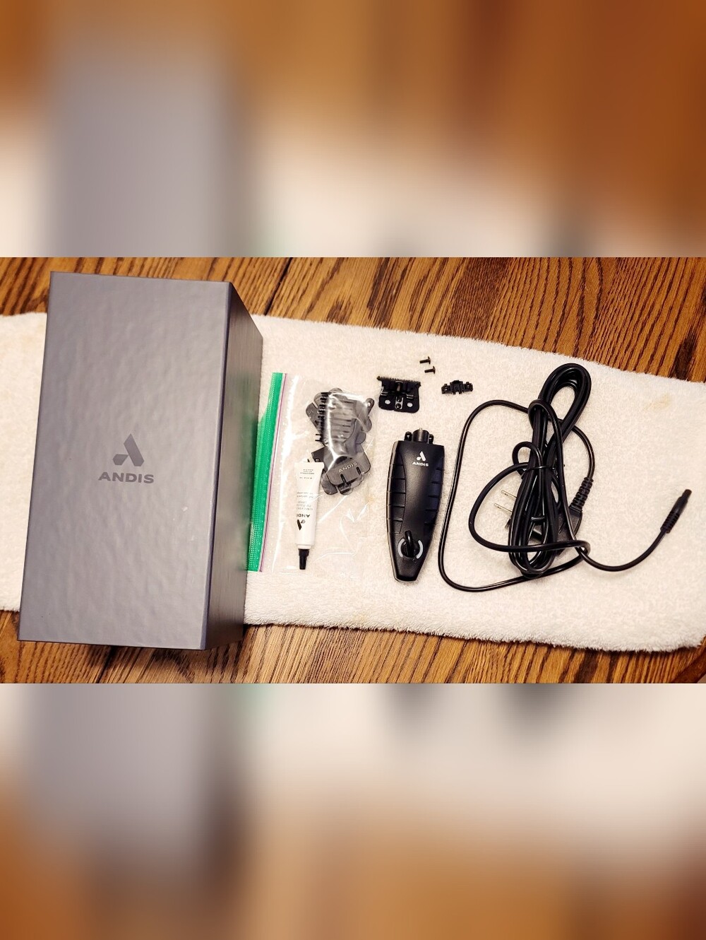 Andis GTX Wireless Trimmer Kit with Accessories